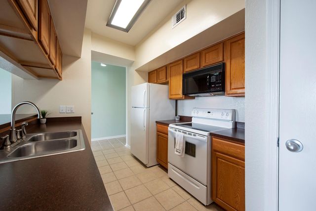 18809 Egret Bay Boulevard 127, Webster, TX 77058