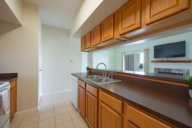 18809 Egret Bay Boulevard 127, Webster, TX 77058