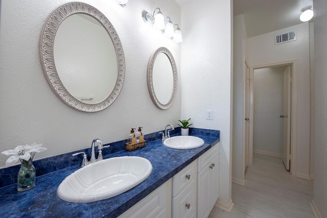 18809 Egret Bay Boulevard 127, Webster, TX 77058