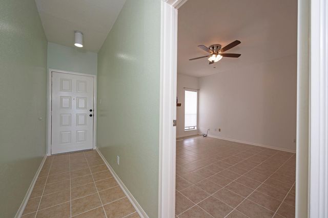 18809 Egret Bay Boulevard 127, Webster, TX 77058