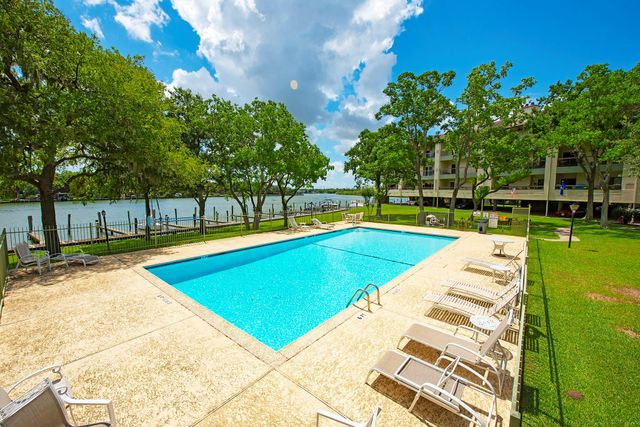 18809 Egret Bay Boulevard 127, Webster, TX 77058