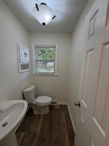107 W 104th Street, Kansas City, MO 64114