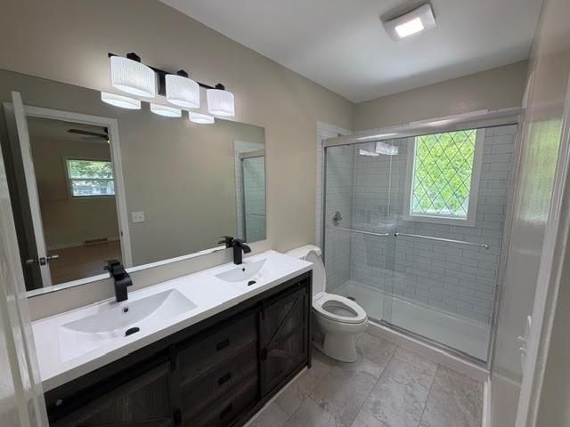 107 W 104th Street, Kansas City, MO 64114