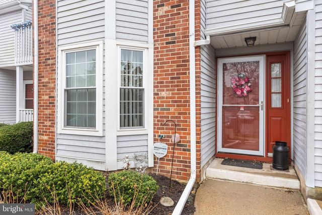 48 PINEWOOD DR, Hamilton, NJ 08690