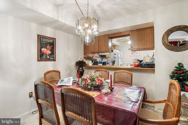 48 PINEWOOD DR, Hamilton, NJ 08690