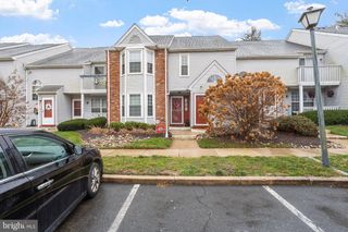 48 PINEWOOD DR, Hamilton, NJ 08690