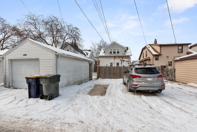 1224 S 73rd STREET, West Allis, WI 53214