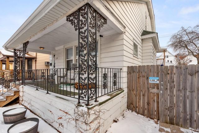 1224 S 73rd STREET, West Allis, WI 53214