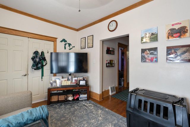 1224 S 73rd STREET, West Allis, WI 53214