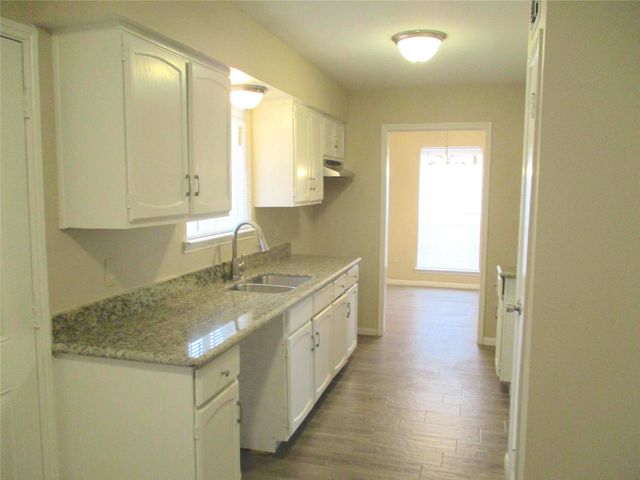 5506 Deep Forest Drive, Houston, TX 77092