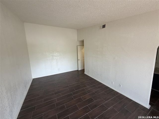 520 Gentleman Rd Apt 19, San Antonio, TX 78201