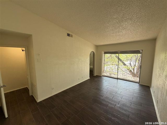 520 Gentleman Rd Apt 19, San Antonio, TX 78201
