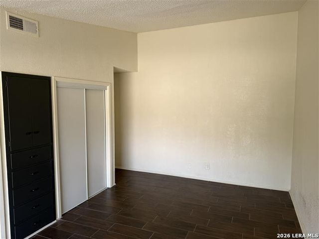 520 Gentleman Rd Apt 19, San Antonio, TX 78201