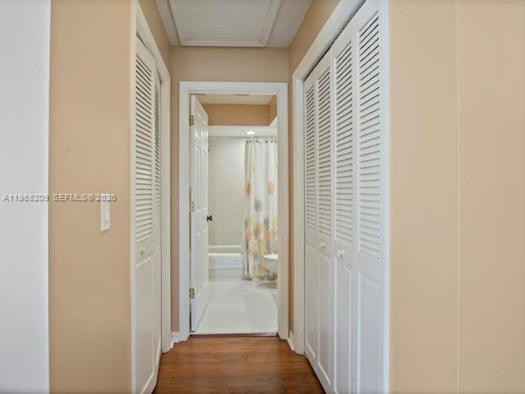 Image 13 of property listing at 7464 SE Concord Pl, Hobe Sound, FL 33455