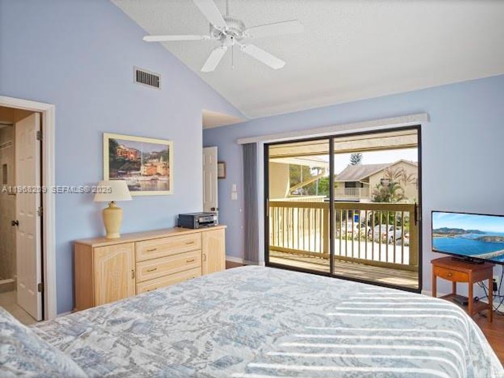 Image 18 of property listing at 7464 SE Concord Pl, Hobe Sound, FL 33455