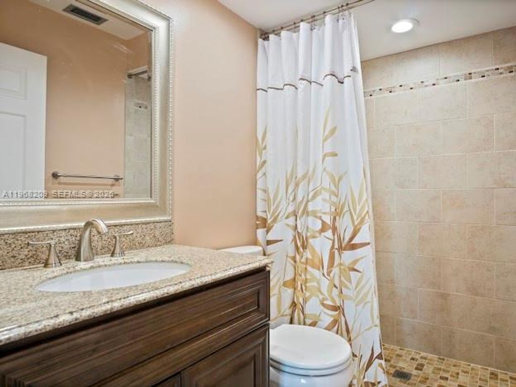 Image 20 of property listing at 7464 SE Concord Pl, Hobe Sound, FL 33455