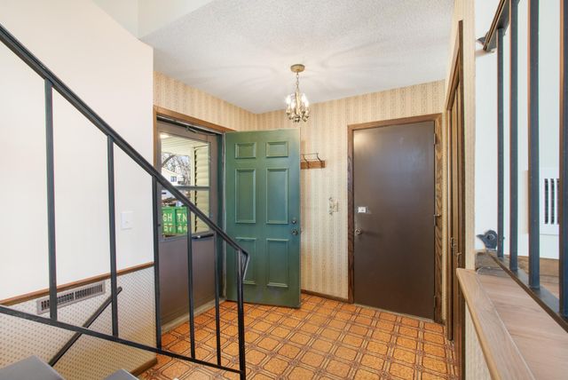 747 Terrace Drive, Roseville, MN 55113