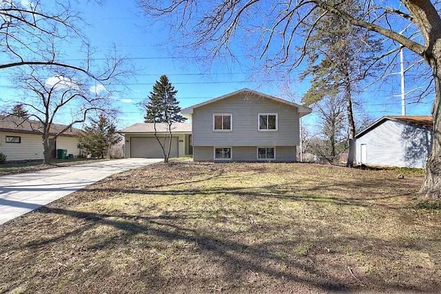 747 Terrace Drive, Roseville, MN 55113