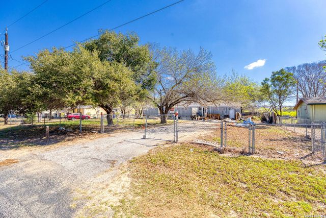 5818 Pioneer, San Antonio, TX 78245