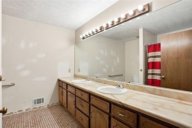 250 Allie Drive, Mcdonough, GA 30252