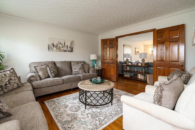 453 Whitson Drive, Columbus, OH 43230