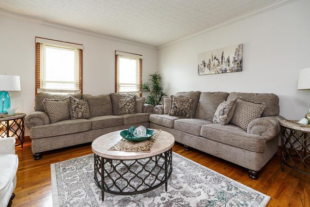 453 Whitson Drive, Columbus, OH 43230