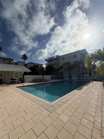 3601 NE 168th St 108, North Miami Beach, FL 33160