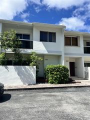 3601 NE 168th St 108, North Miami Beach, FL 33160