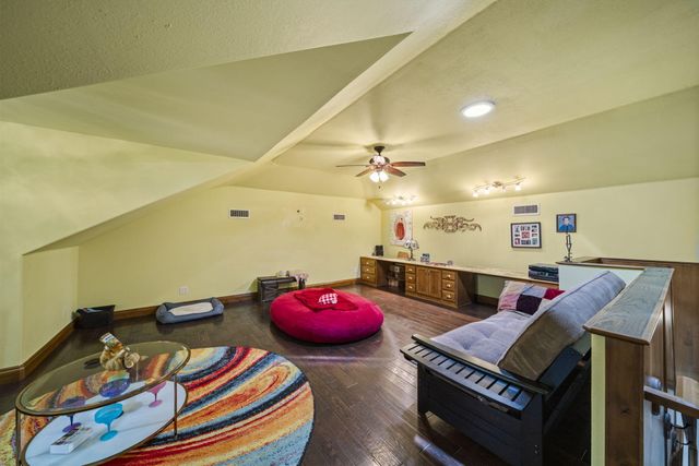 3110 Old Dike Road, Grove, OK 74344