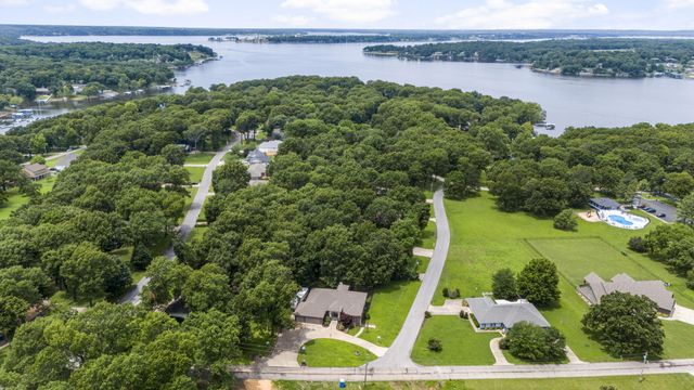 3110 Old Dike Road, Grove, OK 74344