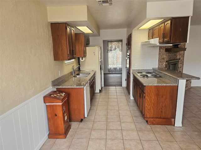 6814 Castleview Lane, Houston, TX 77489