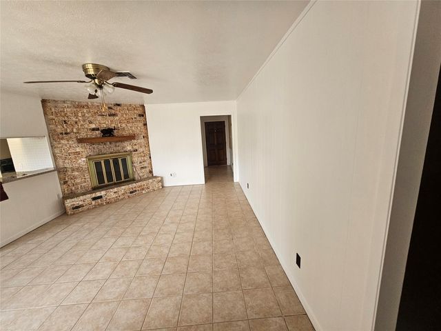 6814 Castleview Lane, Houston, TX 77489