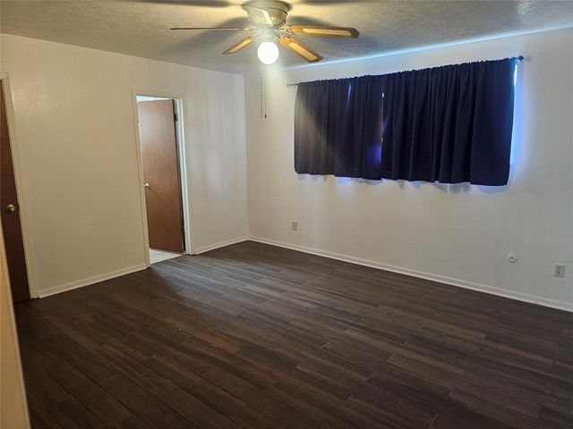 6814 Castleview Lane, Houston, TX 77489