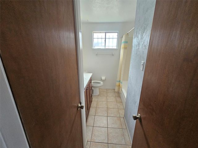 6814 Castleview Lane, Houston, TX 77489