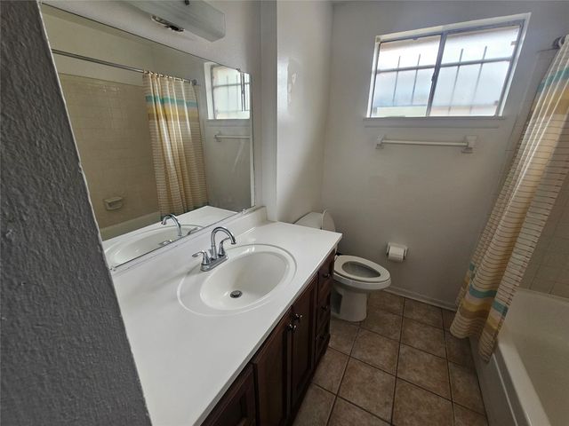 6814 Castleview Lane, Houston, TX 77489