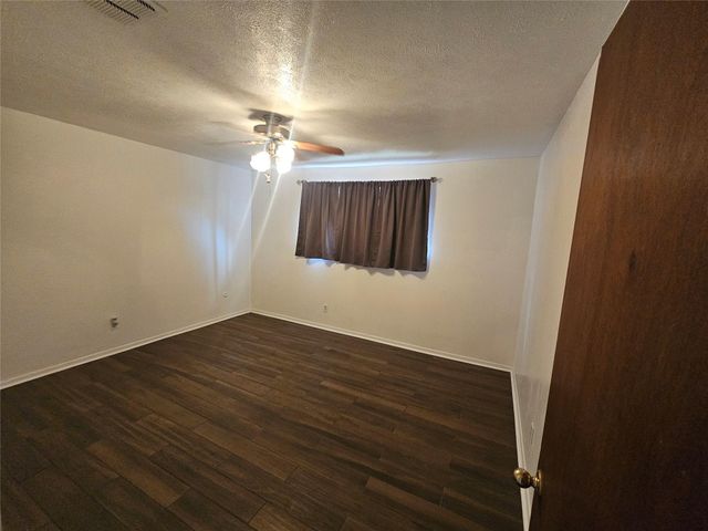 6814 Castleview Lane, Houston, TX 77489