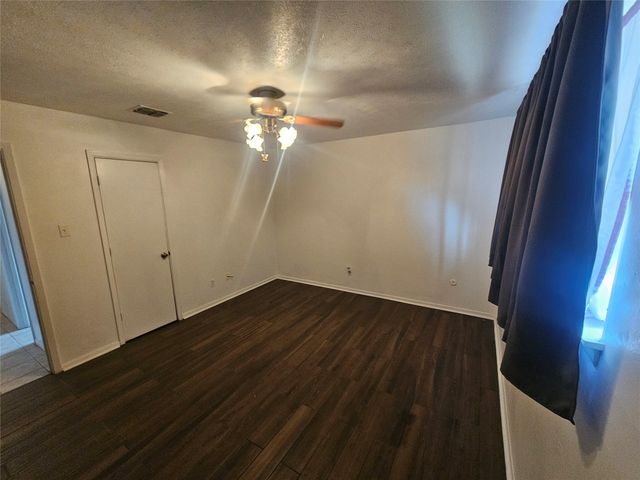 6814 Castleview Lane, Houston, TX 77489