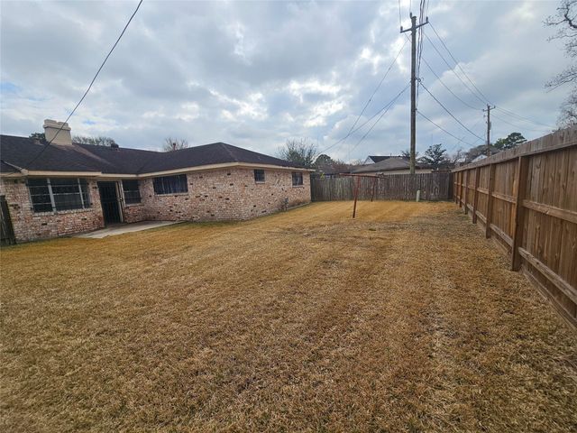 6814 Castleview Lane, Houston, TX 77489