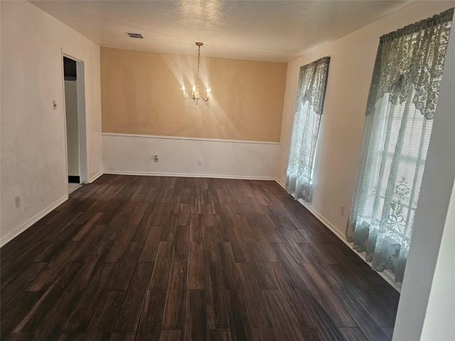 6814 Castleview Lane, Houston, TX 77489