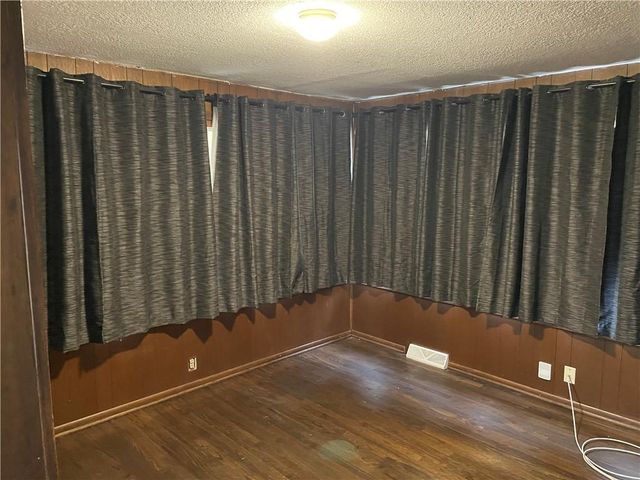 1439 Central Street, Leavenworth, KS 66043