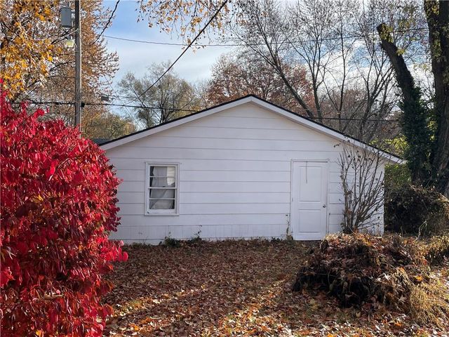 1439 Central Street, Leavenworth, KS 66043