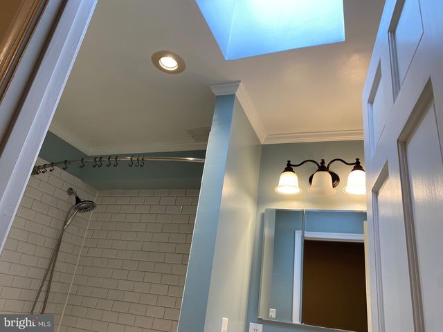 339 SE 11TH ST SE, Washington, DC 20003