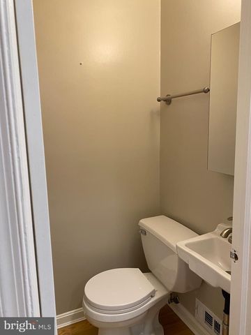 339 SE 11TH ST SE, Washington, DC 20003