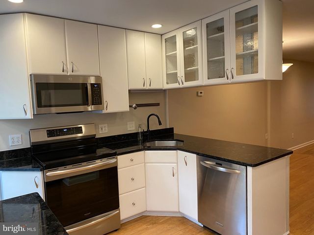 339 SE 11TH ST SE, Washington, DC 20003