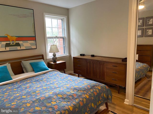 339 SE 11TH ST SE, Washington, DC 20003