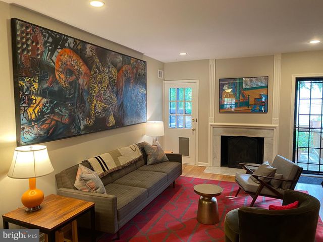 339 SE 11TH ST SE, Washington, DC 20003