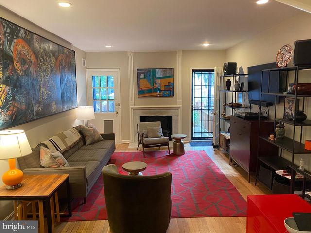 339 SE 11TH ST SE, Washington, DC 20003