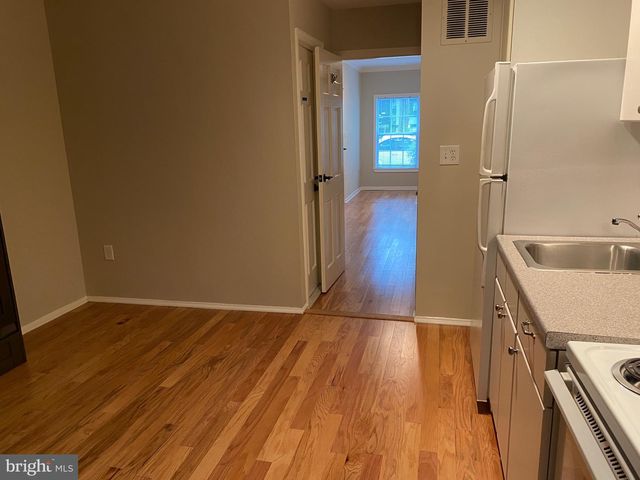 339 SE 11TH ST SE, Washington, DC 20003