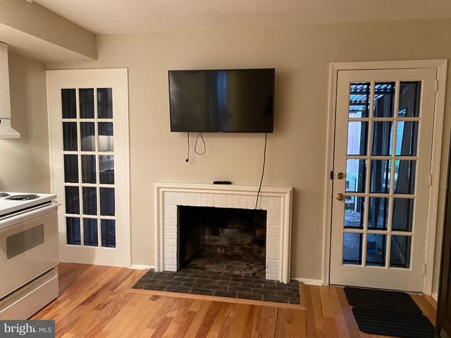 339 SE 11TH ST SE, Washington, DC 20003