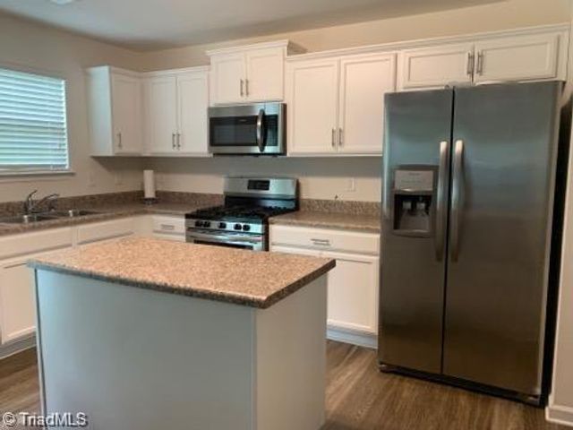 1033 Hidden Meadow Road, Winston-salem, NC 27127